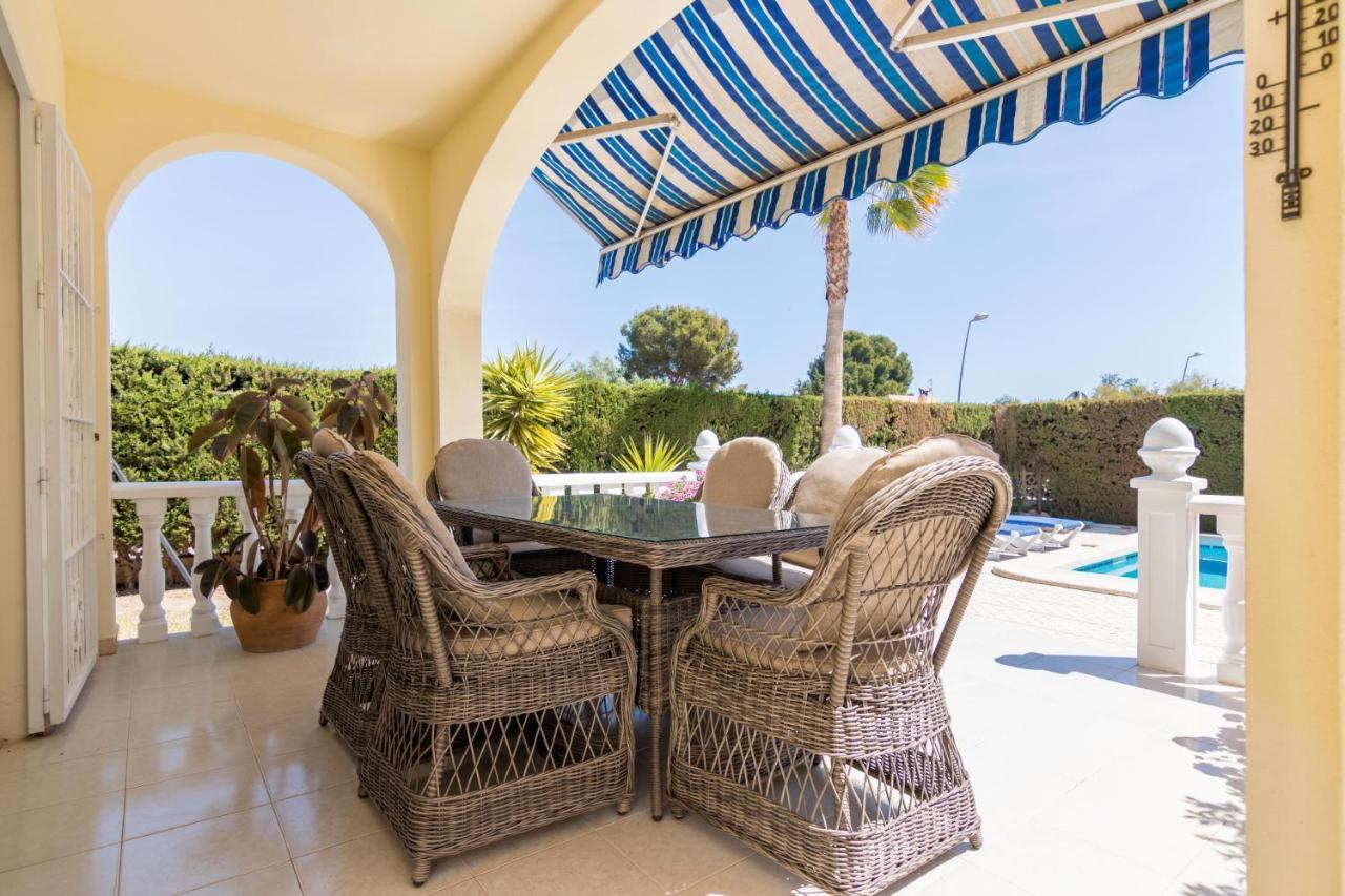 Charming one-floor villa with private pool in Los Balcones Torrevieja Esterno foto