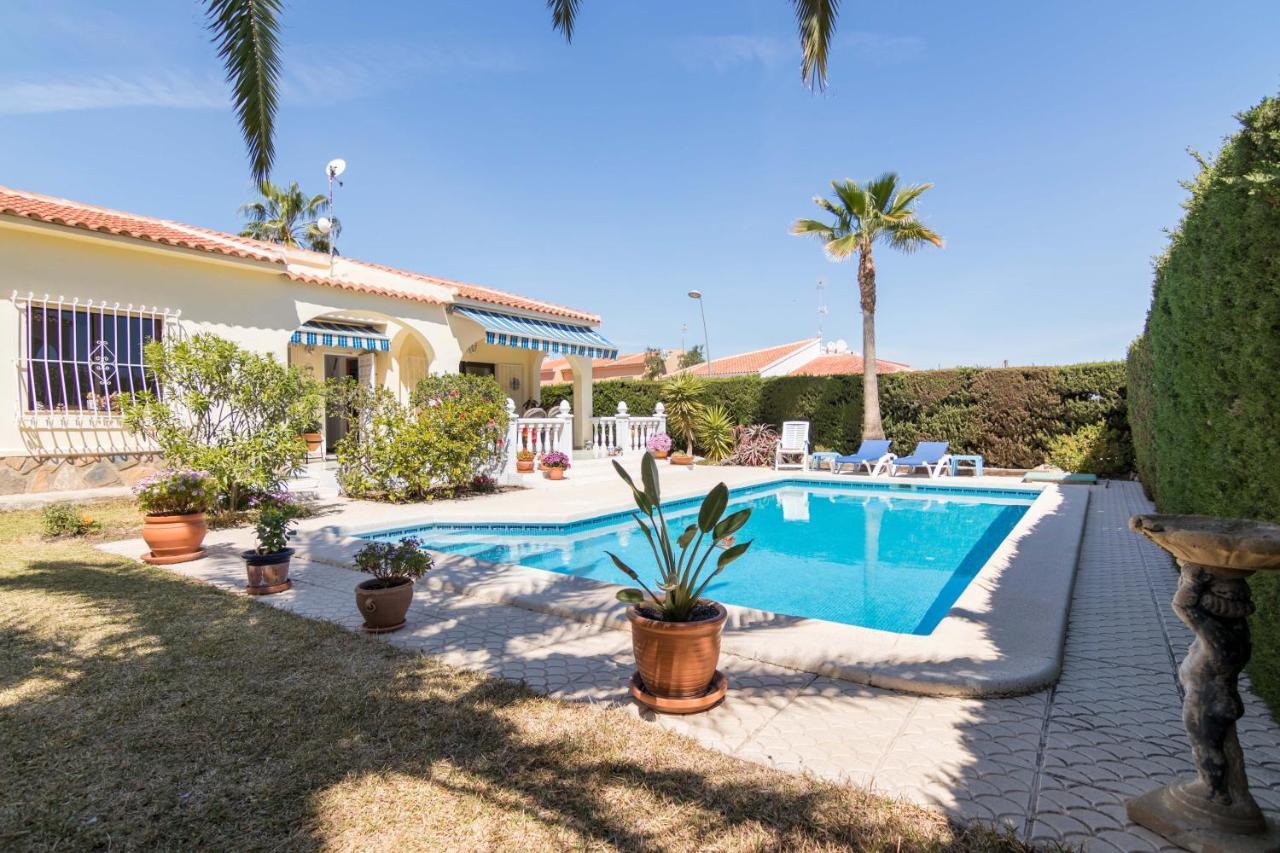 Charming one-floor villa with private pool in Los Balcones Torrevieja Esterno foto