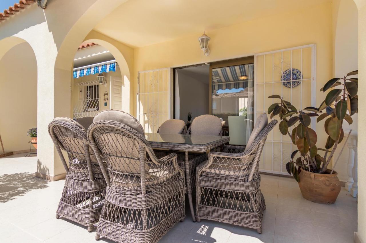 Charming one-floor villa with private pool in Los Balcones Torrevieja Esterno foto